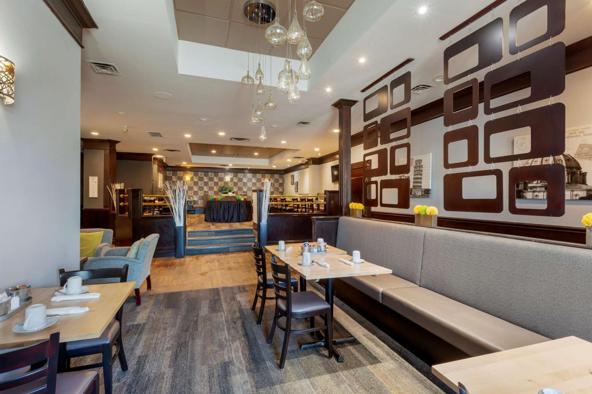Best Western Plus Toronto Airport Hotel Mississauga Exterior photo